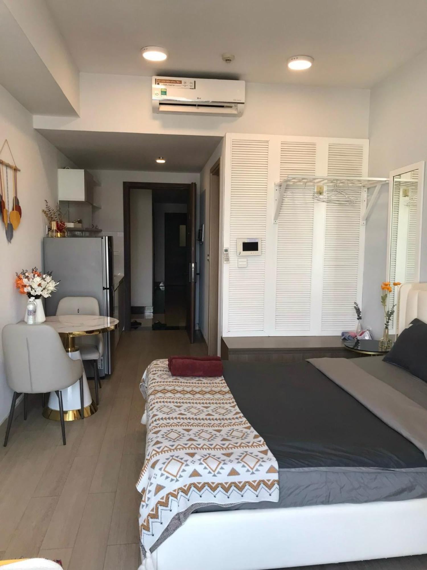 Saigon Cbd Apartment - Infinity Pool Хошимин Экстерьер фото